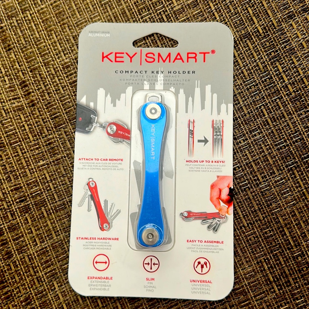 Compact key holder by key smart